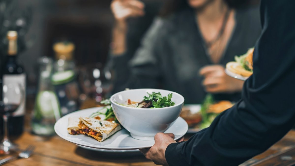Politics force restaurant chain to close all locations, no bankruptcy