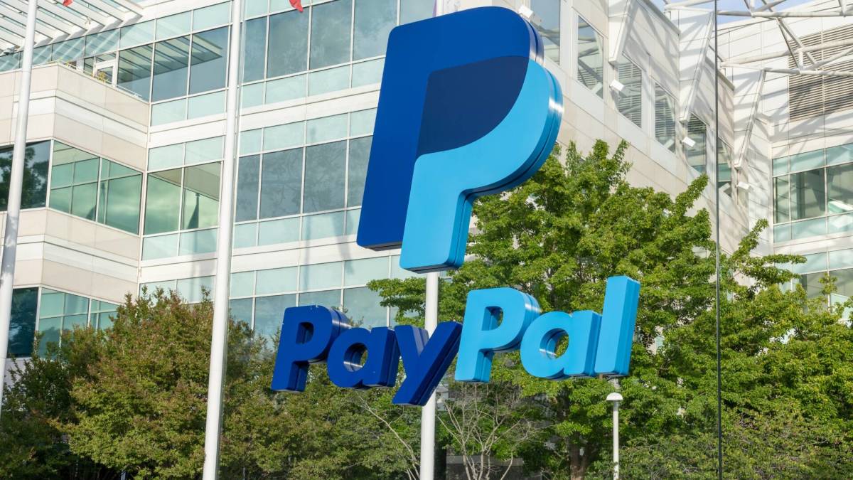 Stock Market Today, Feb. 3: Software stocks landslide after PayPal's poor earnings; Nasdaq falls 1%