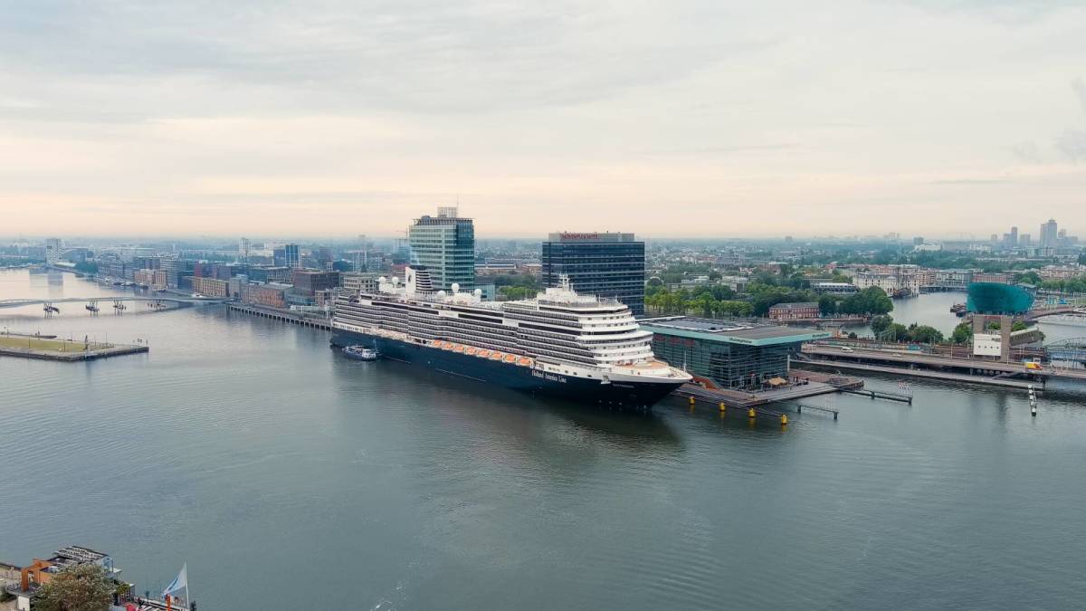 Another popular port mulls cruise ship ban