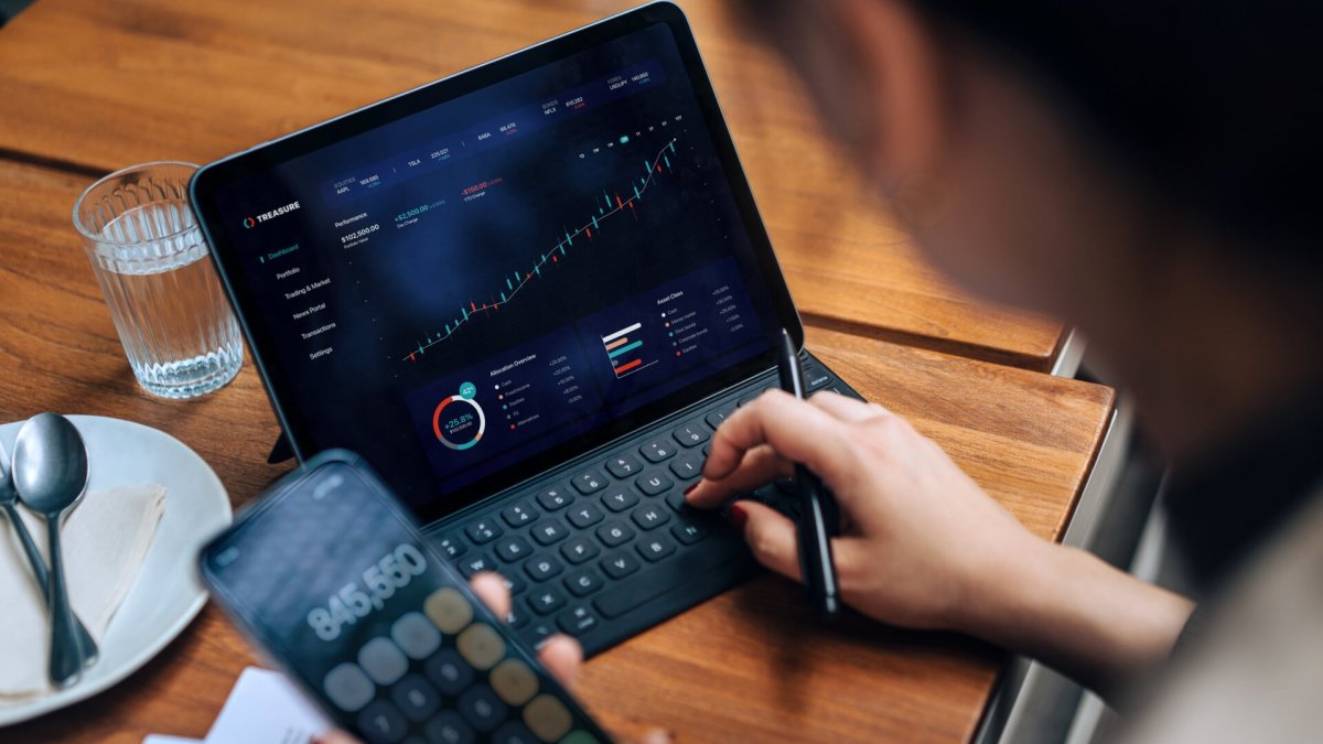 Recession-proof Dividend King offers safe 2.2% yield