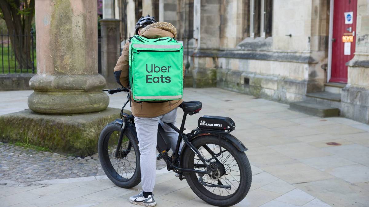 Uber makes a $1B move for global delivery expansion