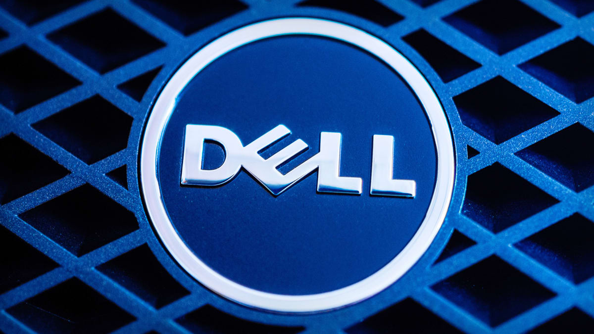 Buy Dell Stock and Its 3.25% Dividend Yield? Check the Chart.