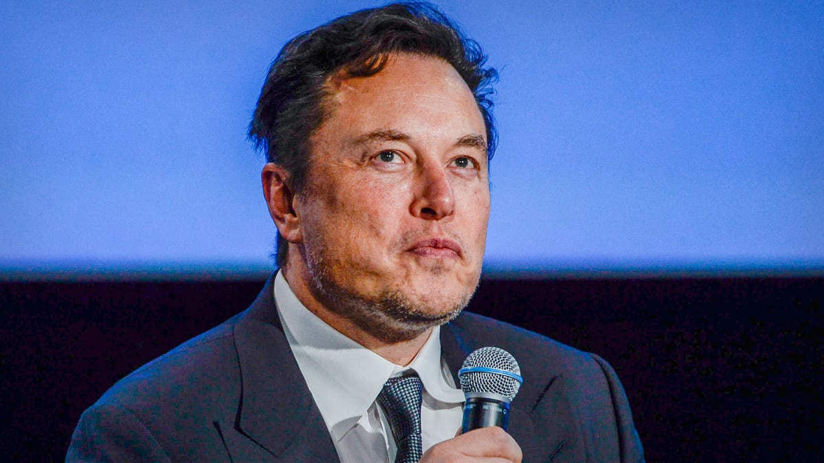 Elon Musk Tweets During Tesla Investor Day thumbnail