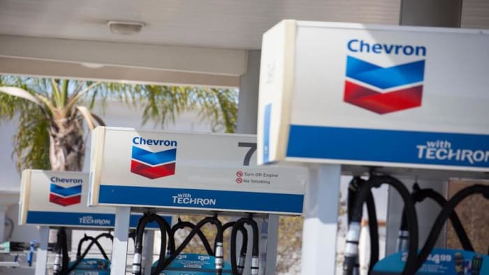Chevron Shares Stung by Fourth-Quarter Revenue Miss