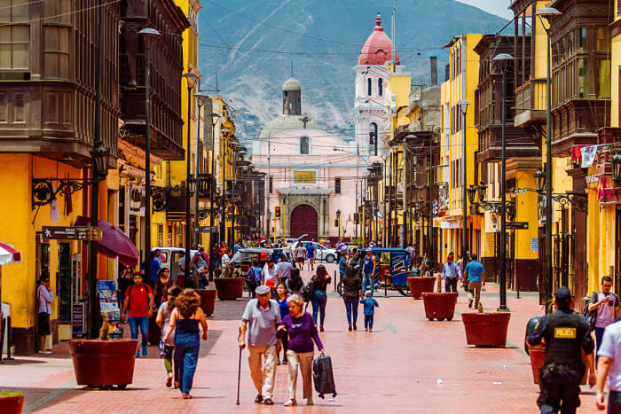 21 Lima Peru Simon Mayer : Shutterstock