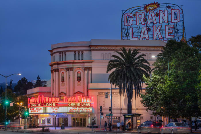 13 oakland calif BondRocketImages : Shutterstock