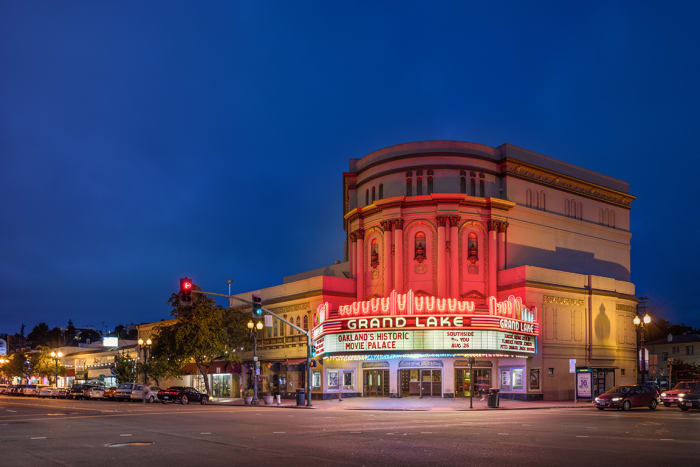 1 oakland ca BondRocketImages : Shutterstock