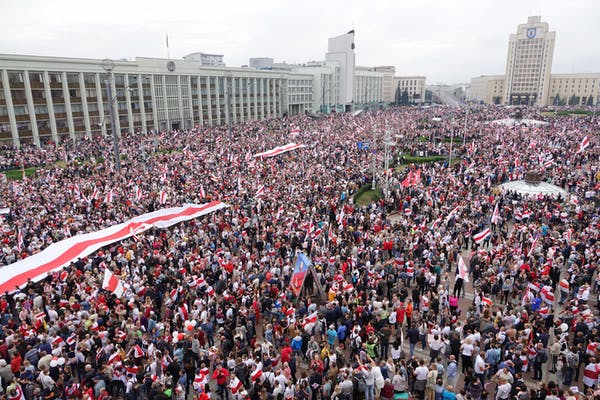 Thousands of people gather in Minsk to call for the resignation of President Alexander Lukashenko, on Aug. 23, 2020. Ulf Mauder/picture alliance via Getty Images