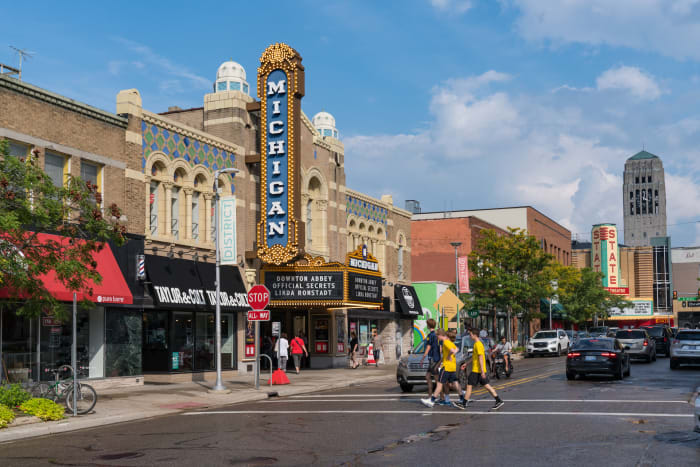 ann arbor mich Paul Brady Photography : Shutterstock.