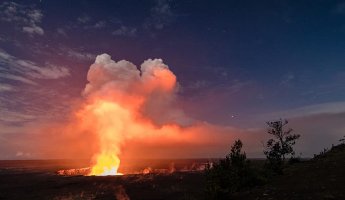 24 kilauea caldera hawaii volcanoes sh