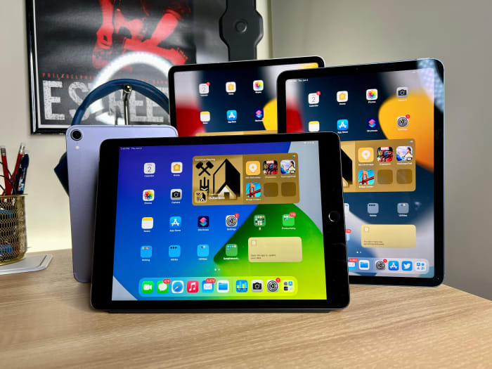 Best iPads in the 2022 Lead (June with 9th Generation iPad, 5th Generation iPad Air, 12.9-inch iPad Pro, and iPad Mini 2021)