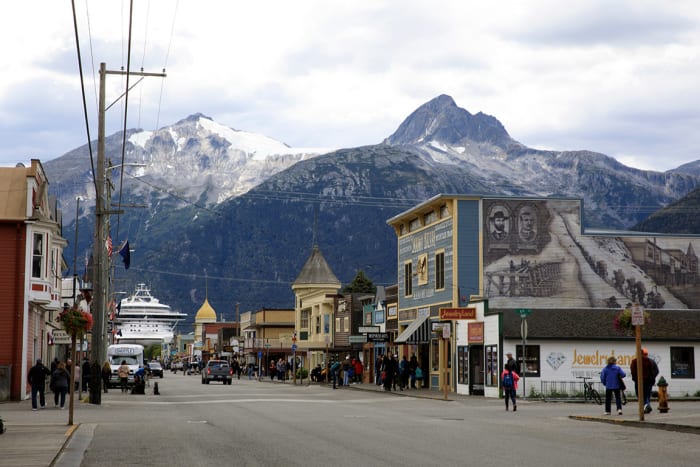 34 alaska skagway  Paolo Trovo : Shutterstock.