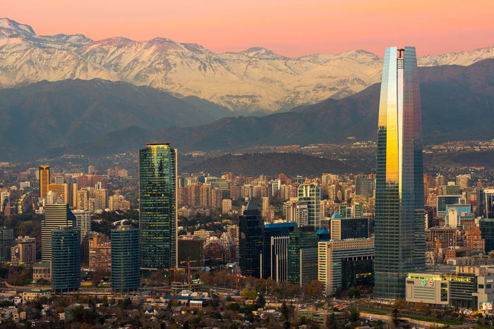 24 santiago chile Jose Luis Stephens : Shutterstock