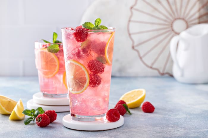 14 non-alcoholic raspberry lemonades