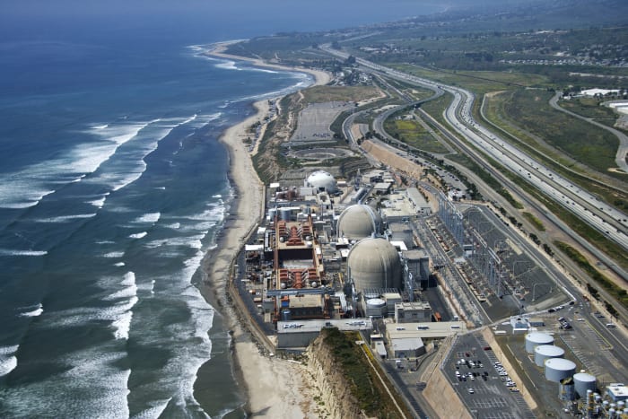 2 nuclear technicians calif sh power plant
