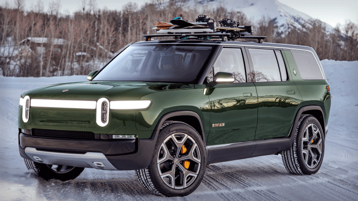 Rivian R1S ។