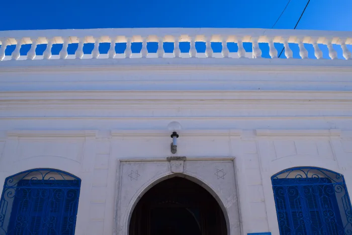 Sitios Sagrados en Yerba, Túnez: acceso a la Sinagoga El Ghriba