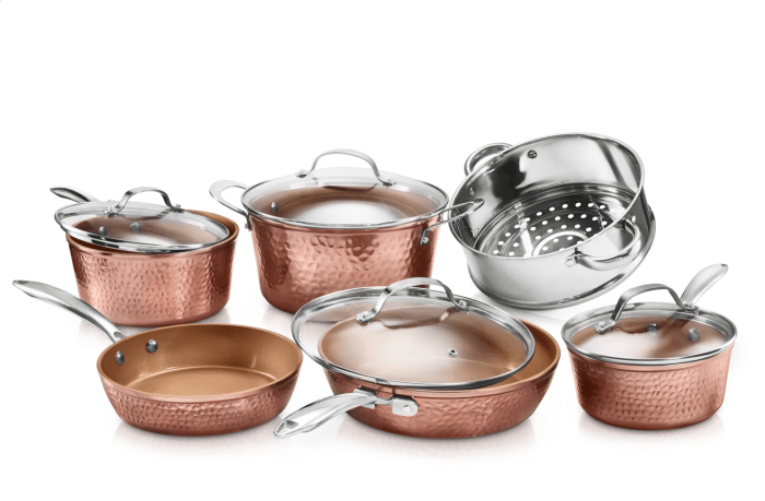 Hammered copper cookware set