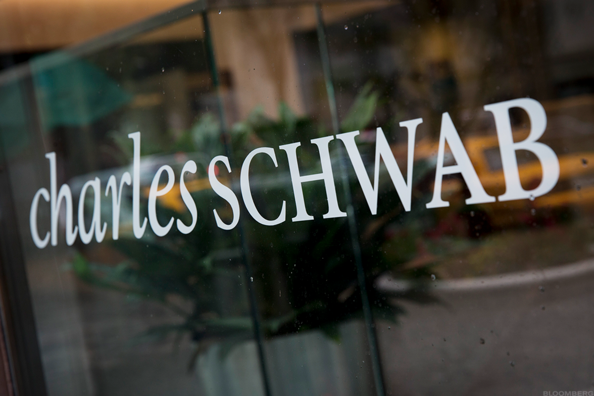 Charles Schwab Eliminates Commission on US Stock Trading Rival Brokers