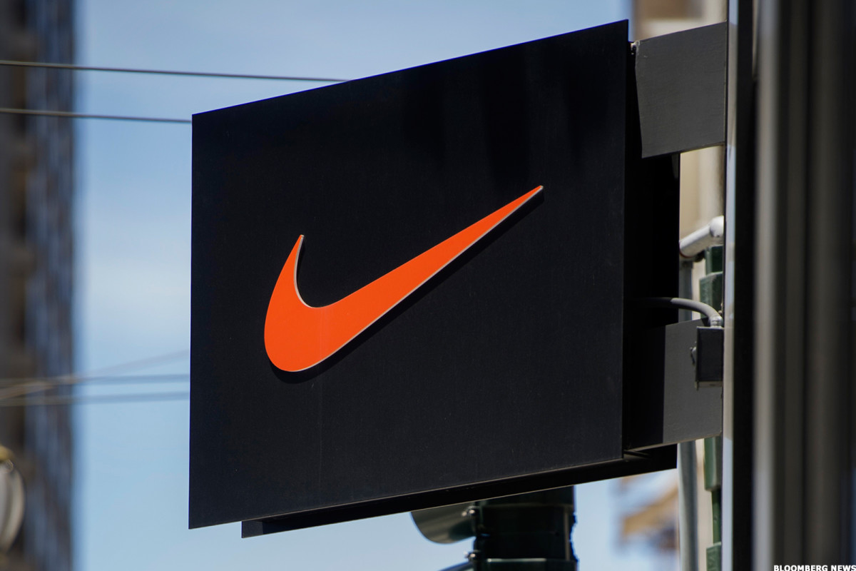 nike company history timeline