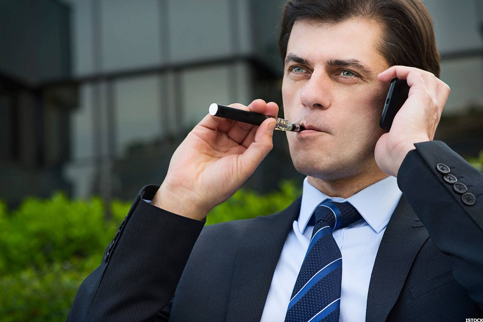 Should You Smoke Your E Cigarette At Your Desk TheStreet