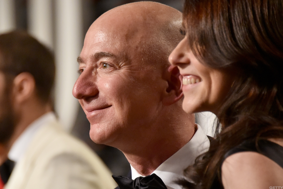 Amazon CEO Jeff Bezos should give movie theaters a look.
