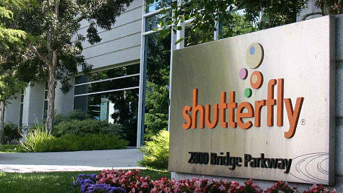 Shutterfly CEO Holiday Season Shaping Up, GrooveBook Boosts Mobile