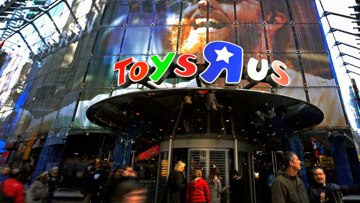 Toys ‘R’ Us joins a large department store for their list of great holiday toys