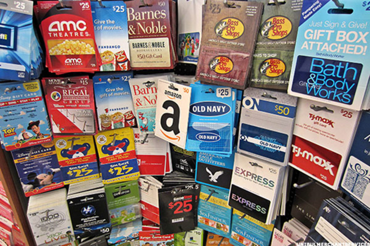 The Best and Absolute Worst Gift Cards To Buy for the Holidays