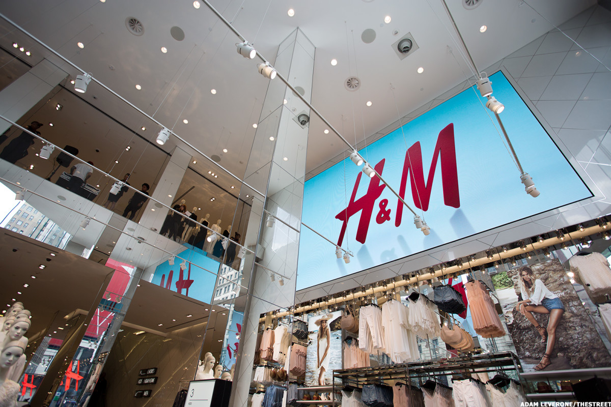 H&M Just Opened Its Largest Store Ever, and Macy's and Target Should Be  Very Worried - TheStreet