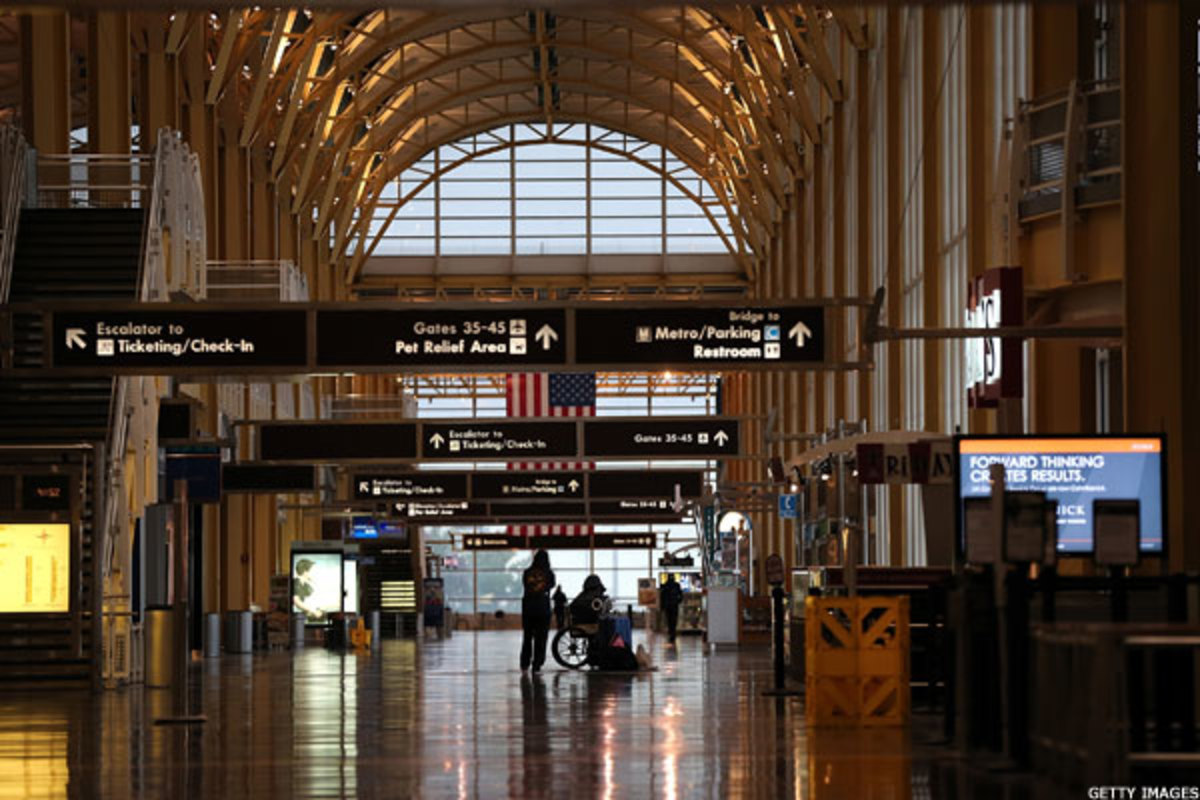 Why American and US Airways Need a November Trial Date - TheStreet