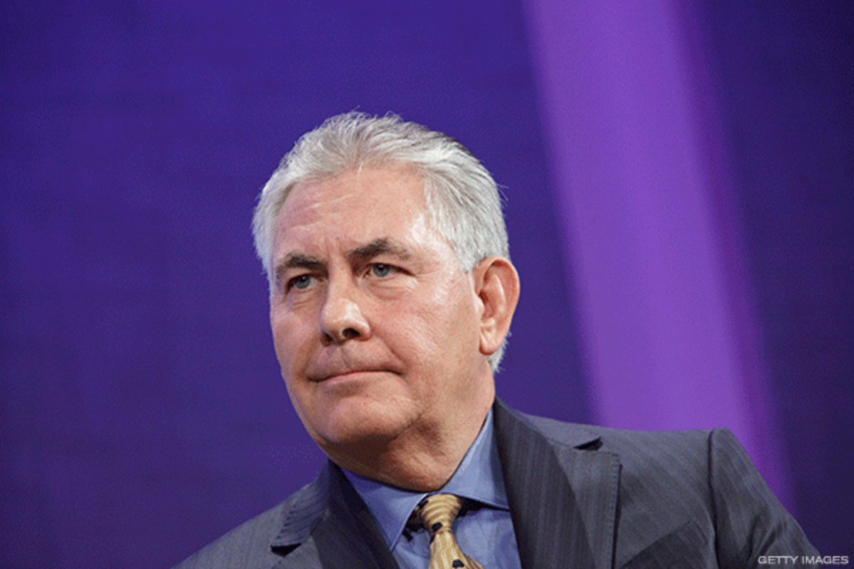 Cheney, Rice, Establishment Republicans Line Up Behind Tillerson for ...