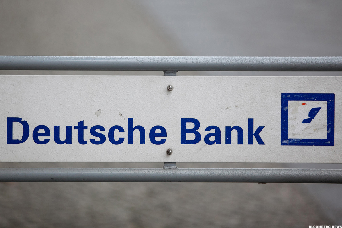 Deutsche Bank. Печать Deutsche Bank. Монеты Deutsche Bank. Дойче банк очереди. Far bank