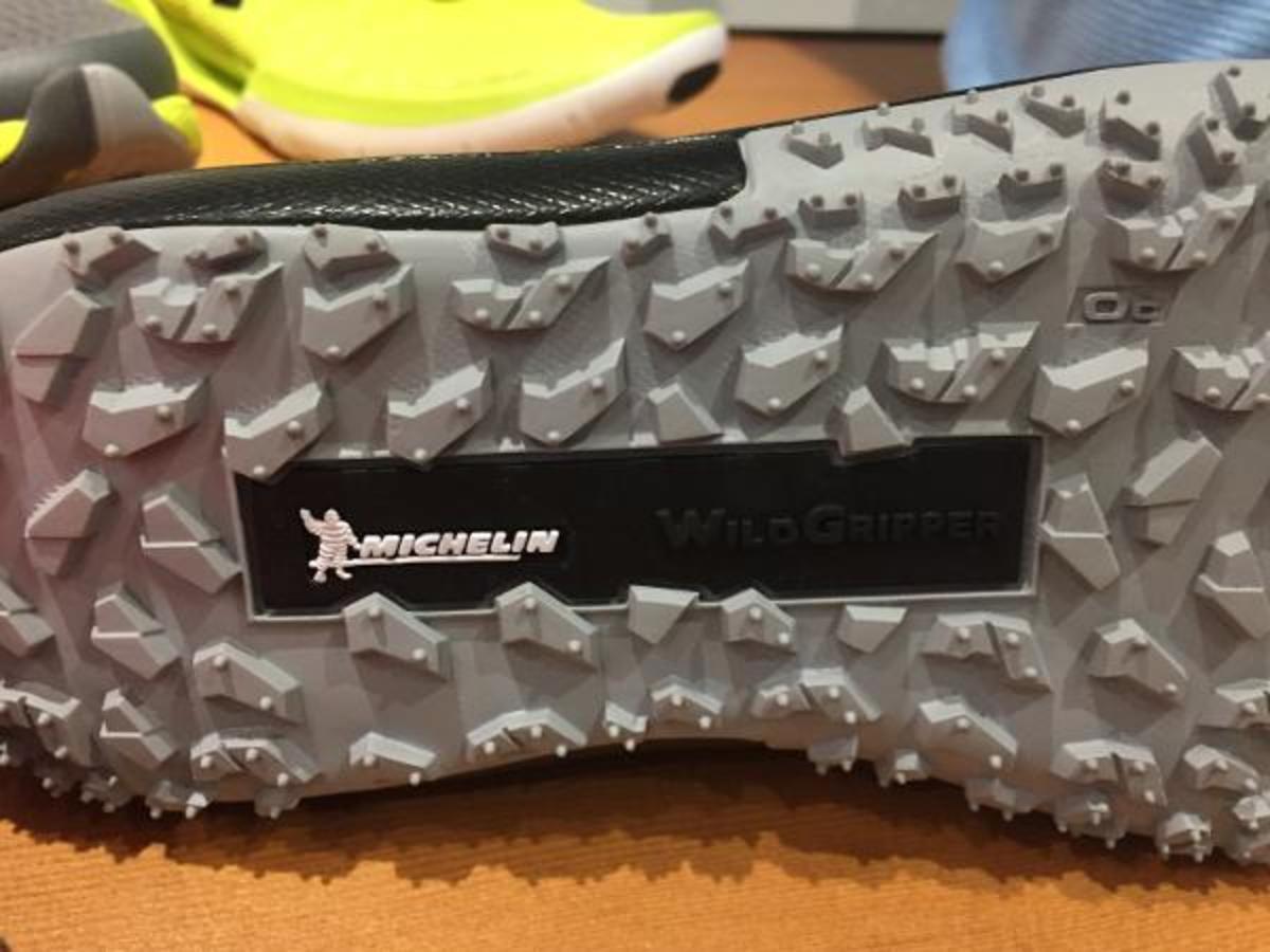 under armour speedier sneakers