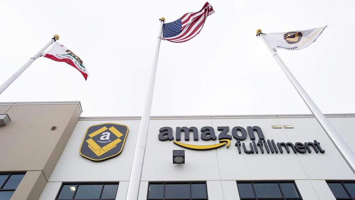 Amazon is cutting jobs en masse