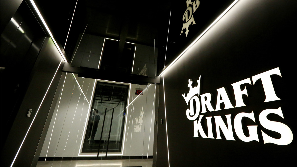 DraftKings Scores Fourth-Quarter Sales Beat, Lifts 2021 Outlook - TheStreet