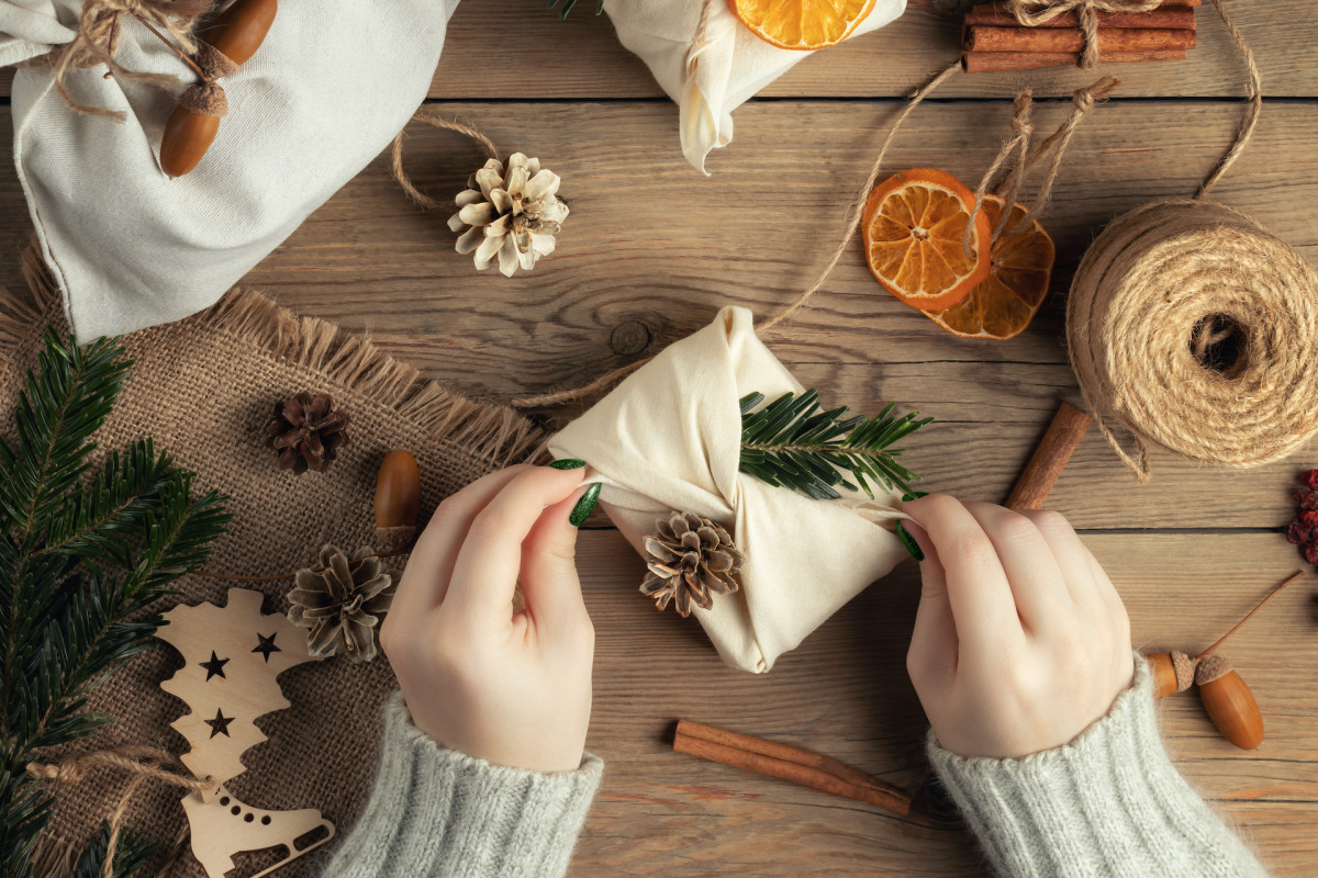 Use a Minimalist Approach for a More Meaningful Holiday Season