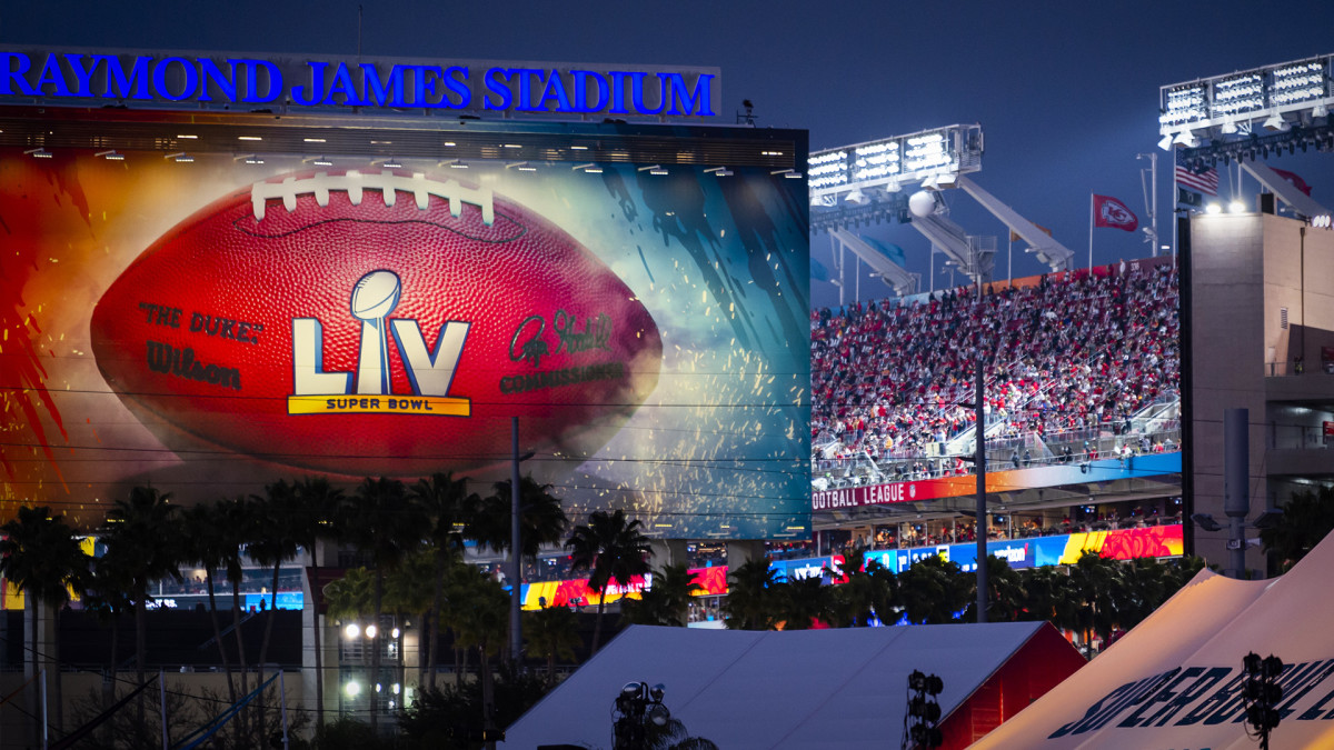 Apple Wins Super Bowl Halftime Sponsorship As Big Tech Extends Sports Push - TheStreet