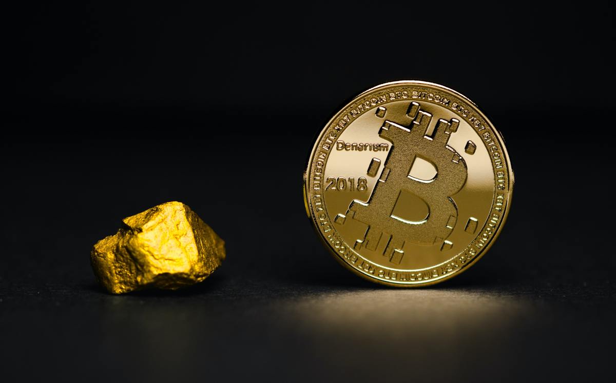 Bloomberg Report: Bitcoin Could Hit $100,000 This Year as Gold Replacement  - TheStreet Crypto: Bitcoin and cryptocurrency news, advice, analysis and  more