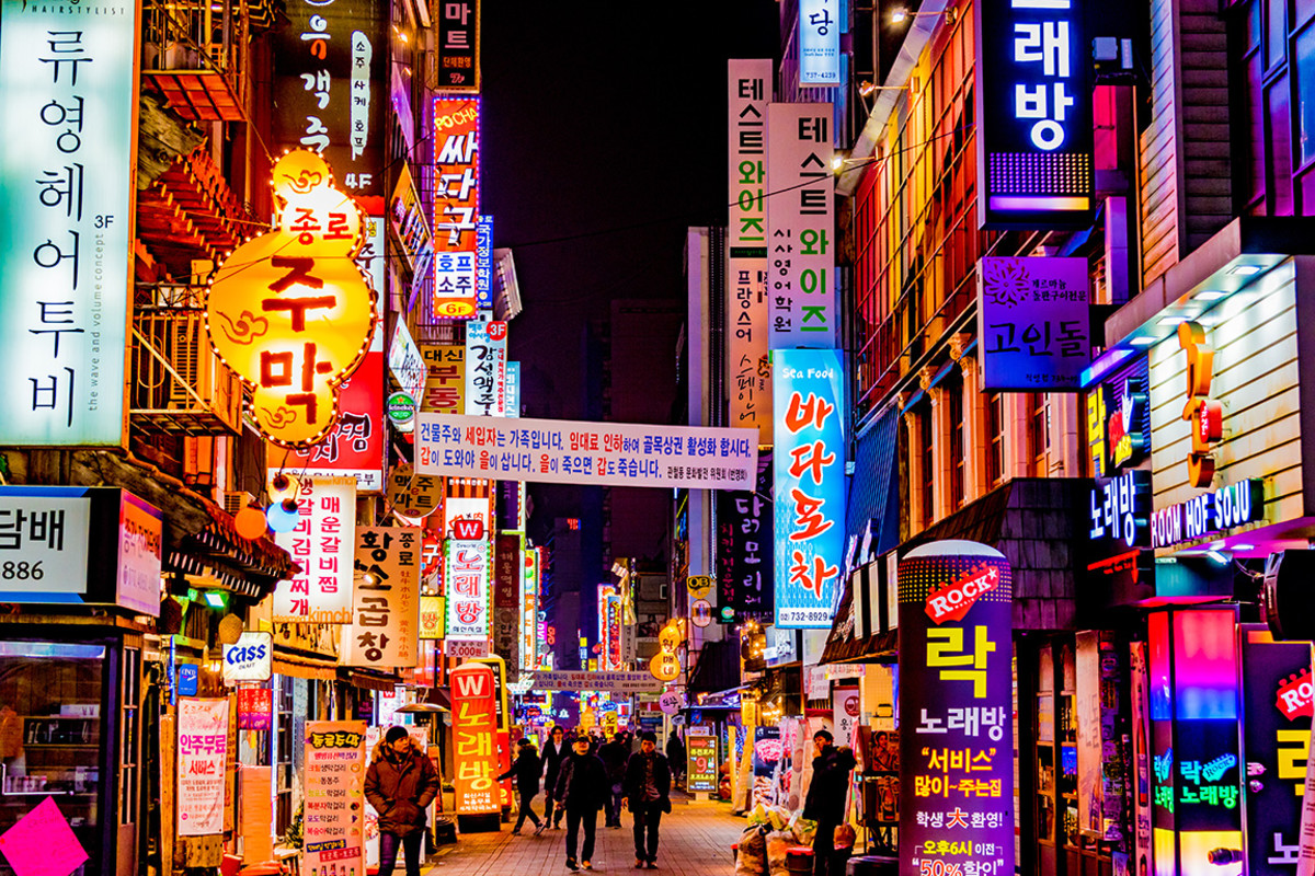 19 Seoul korea DiegoMariottini : Shutterstock