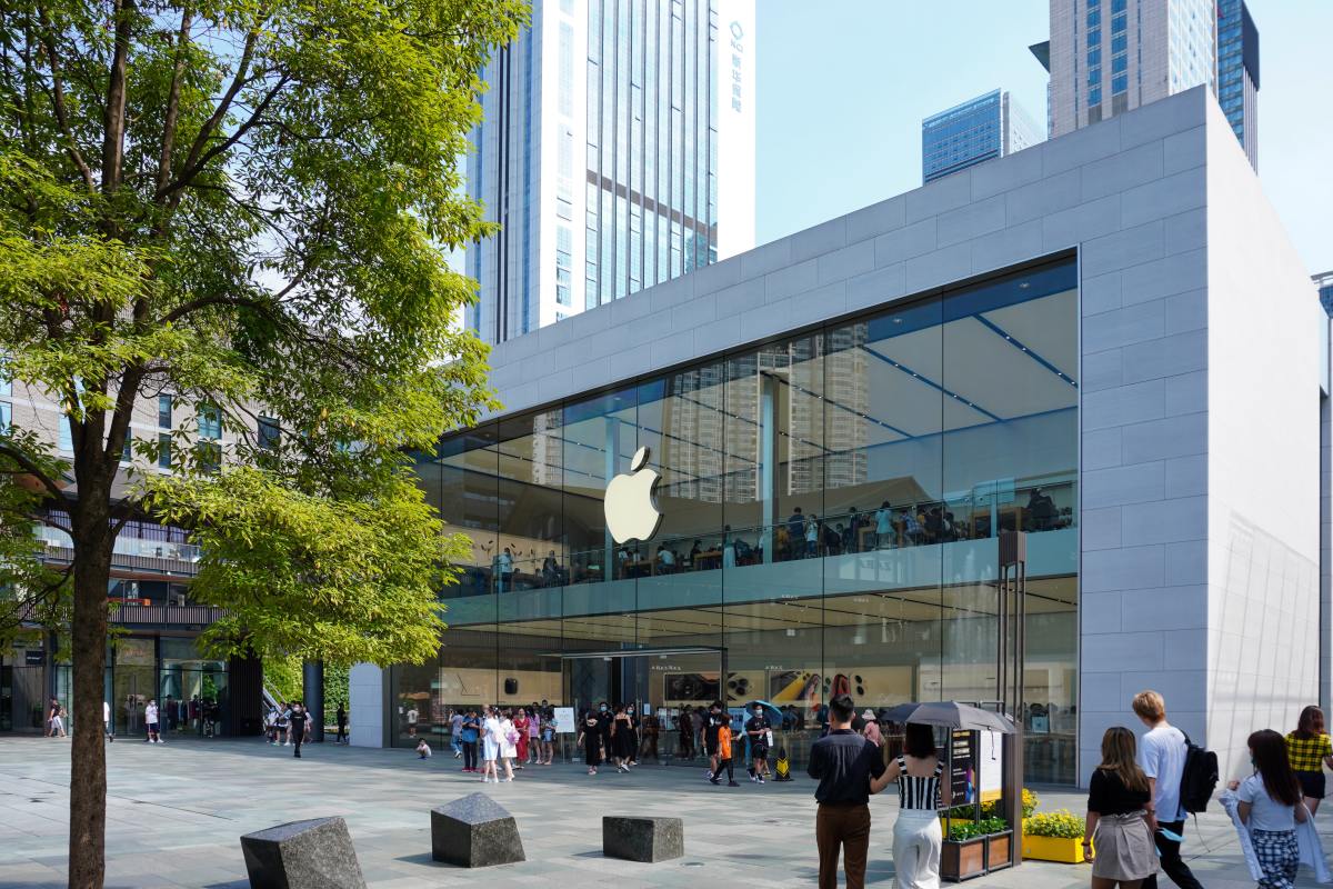 Figure 1: Apple store in China.
