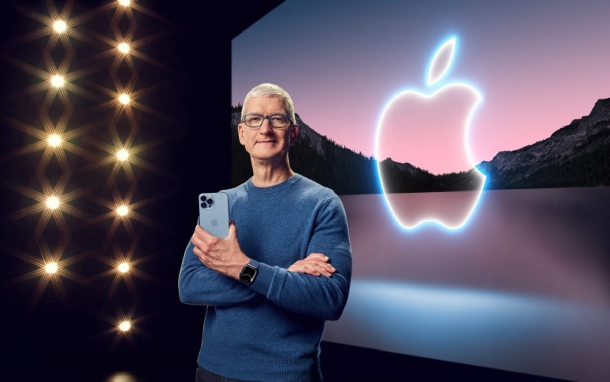 Apple CEO Tim Cook Pledges Donations To China's Flood-hit Shanxi Province