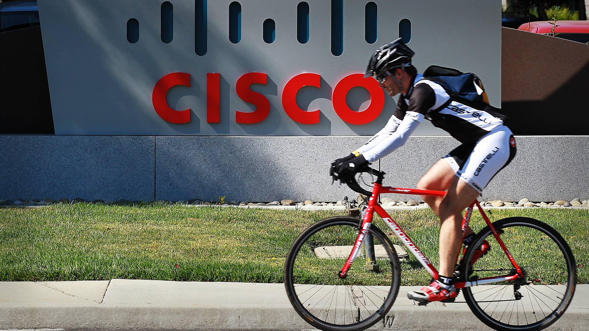 Cramer's Mad Money Recap 2/22: Cisco Systems, Walmart - Vimarsana News