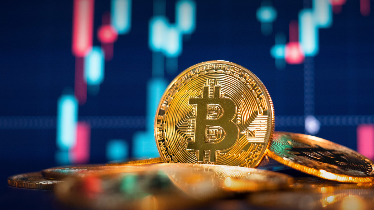 Bitcoin Continues to Climb as Money Flows Into Crypto