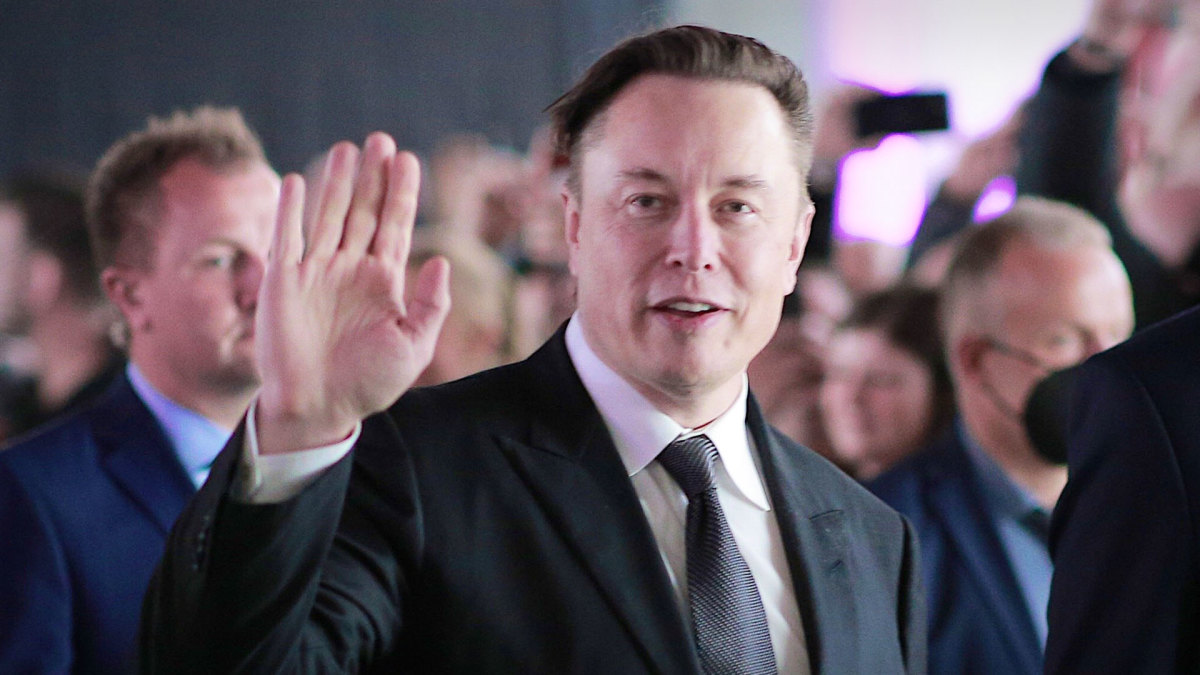 Elon Musk warns again of trouble ahead