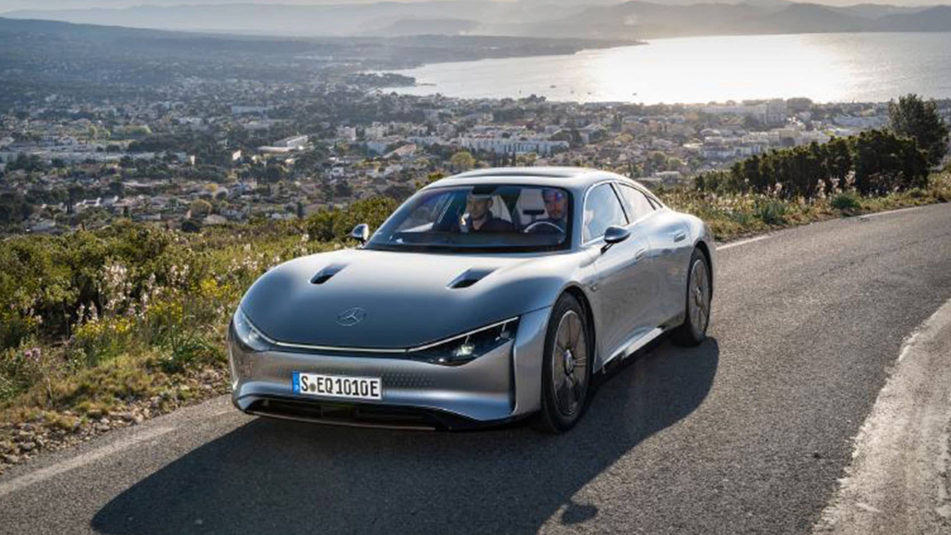 Mercedes Pulls Off a Feat That Should Worry Tesla - Vimarsana News