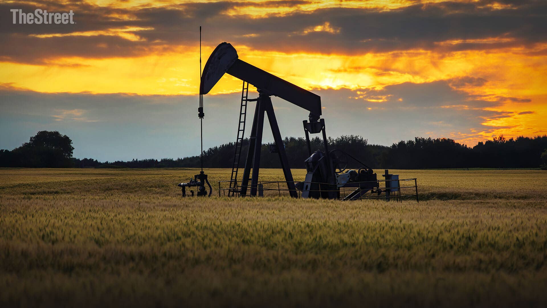 Can Oil Price Spikes Trigger a Recession? - Vimarsana News