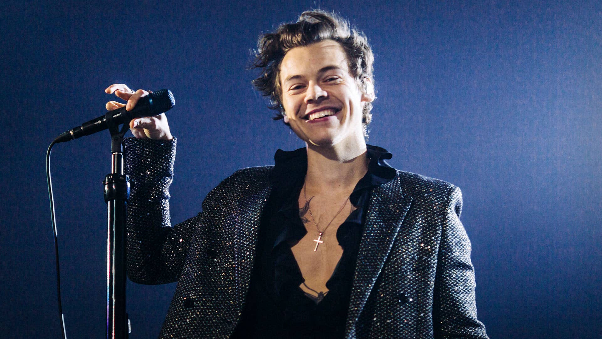 Apple Music Will Bring Harry Styles To Your House - Vimarsana News