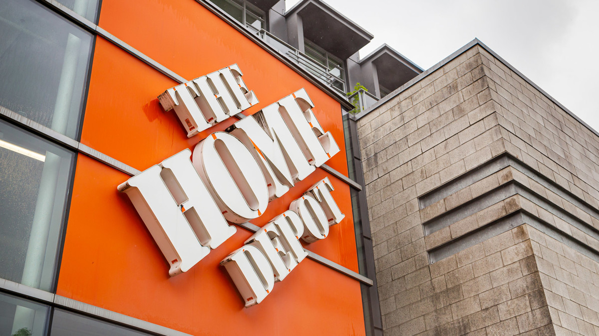 Home Depot Stock Slumps as Slowing U.S. Sales Growth Clouds Earnings Beat