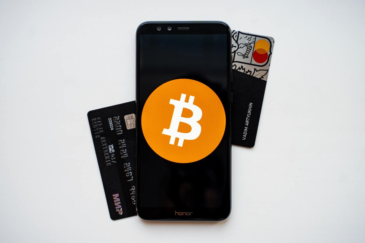 How To Make Everyday Purchases With Bitcoin - TheStreet Crypto: Bitcoin and  cryptocurrency news, advice, analysis and more